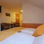 Гостевой дом Eva Panzio 4*