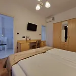 Гостевой дом Eva Panzio 4*