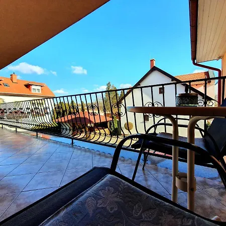 Eva Panzio بيت ضيافة 4*