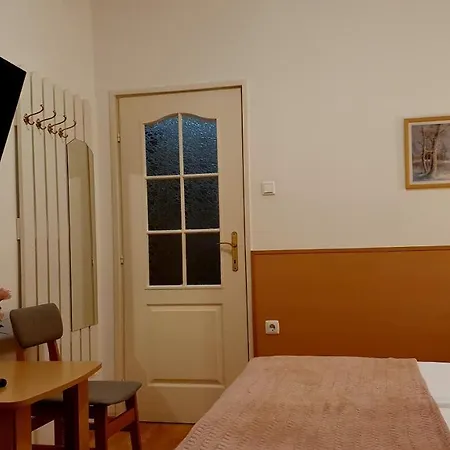 Casa de hóspedes éva Panzió 4*