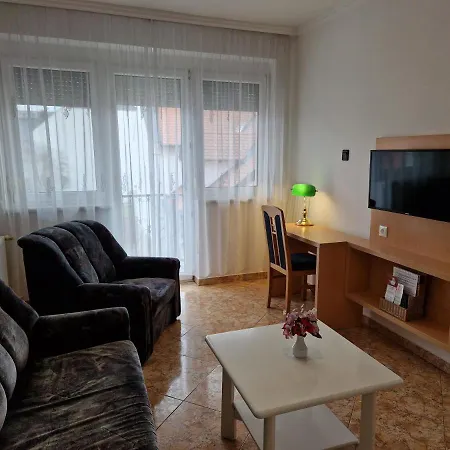 éva Panzió 4*