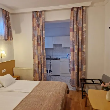 éva Panzió Casa de hóspedes 4*