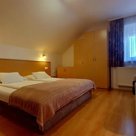 éva Panzió Casa de hóspedes