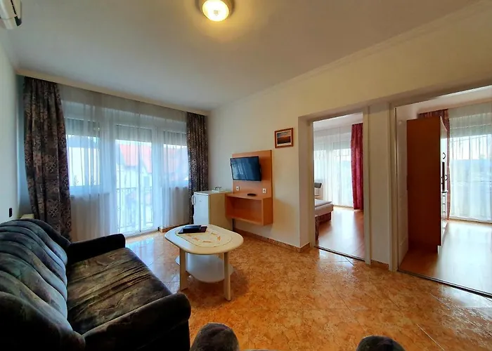 Guest house Eva Panzio 4*